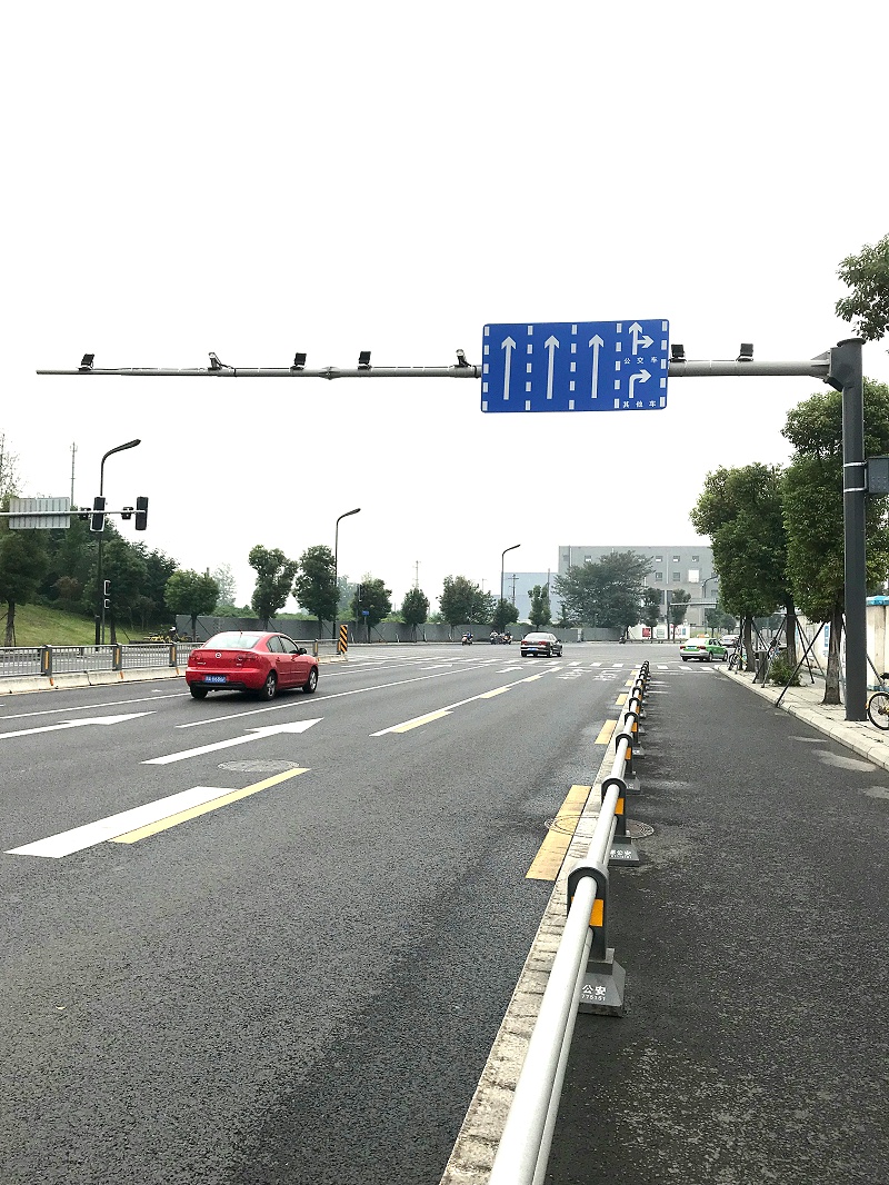 监控杆电子警察